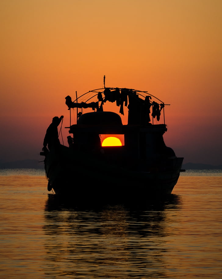 posta de sol, l'embarcació, home, llum, cel, or, la platja