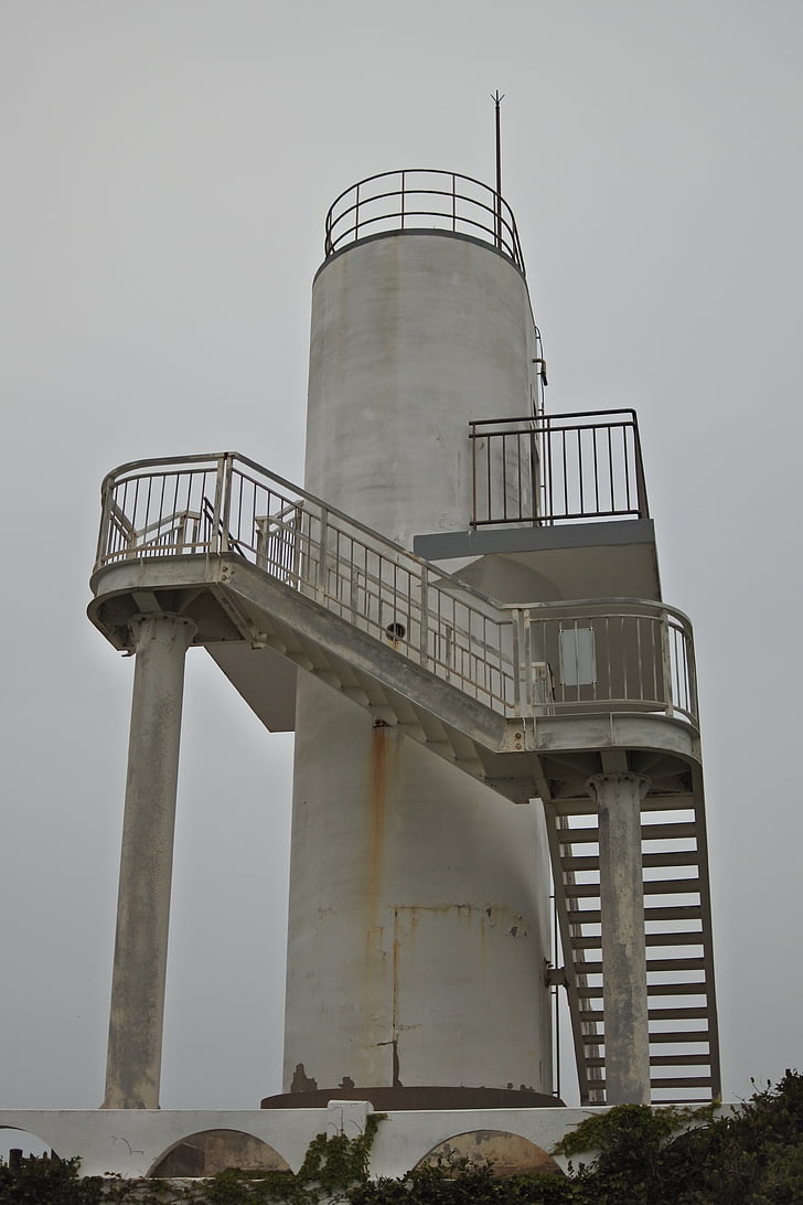 Lighthouse, kyst, delvist overskyet