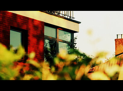 Dom, balkonem, szkło, komin, jesień