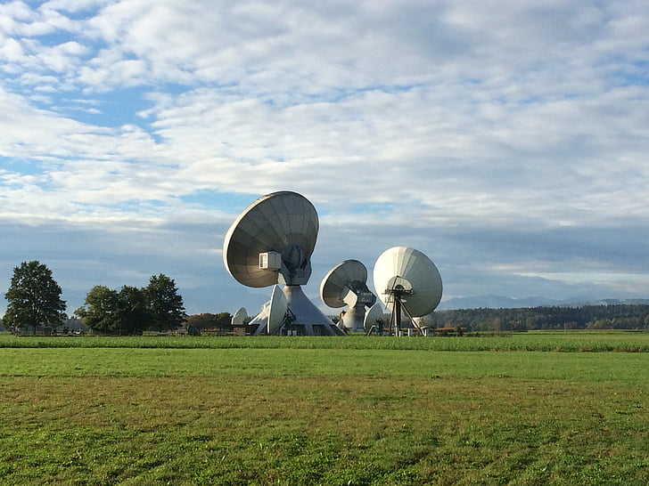 satellite dish, radar dish, radar, telescope, parabolic mirrors, transmitter, receiver