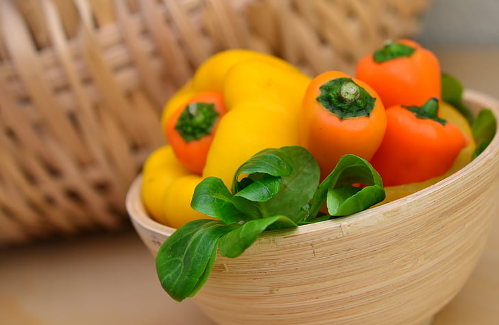 paprika, zelenina, valeriánka poľná, Snack zeleniny, zdravé, bohaté na vitamíny, žltá paprika