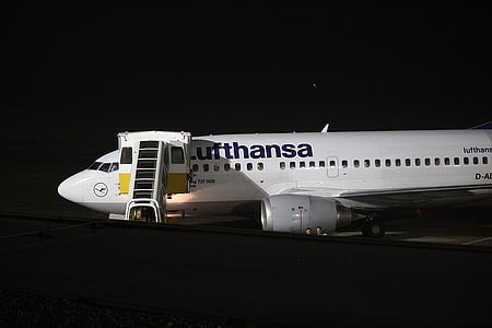 avión, Boeing, Lufthansa, avión de pasajeros, Aeropuerto, viajes, viajes aéreos