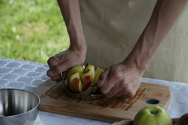 Apple, krájanie jablká, jeseň