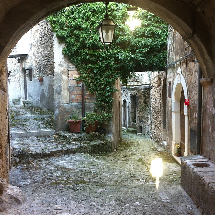 arco, paredes, luzes, aldeia medieval, Navelli, Abruzzo, arquitetura