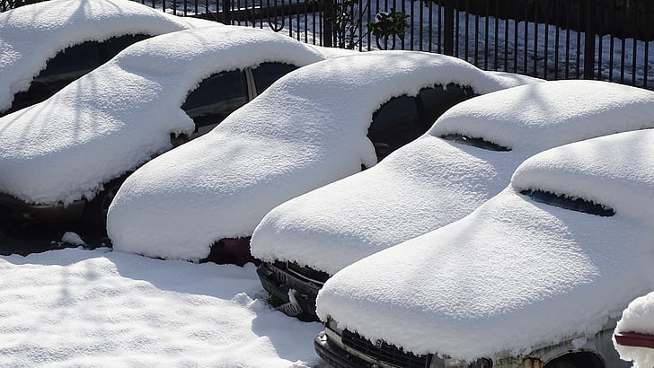 sniego, mašinos, nemažai, žiemą, automobiliai, kuriems, ledo