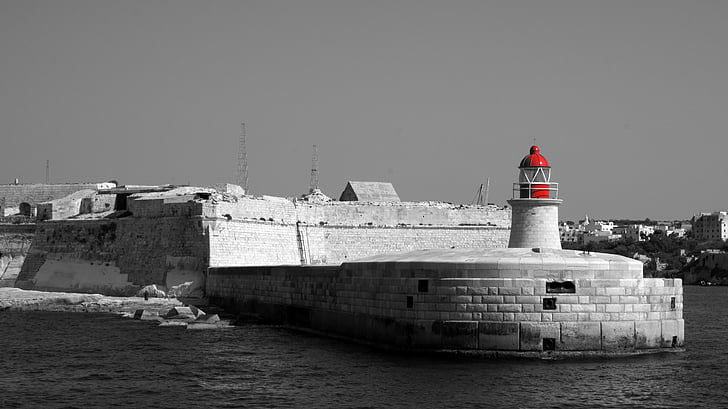 Malta, Pir, Deniz feneri