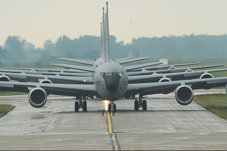 Militaire straaljagers, KC-135, Stratotanker, vliegtuigen, olifant lopen, Start-en landingsbaan, Verenigde Staten