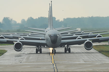 military jets, kc-135, stratotanker, aircraft, elephant walk, runway, usa