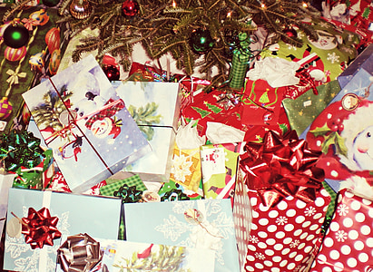 christmas presents, christmas gifts, christmas, holiday, red, gift, xmas
