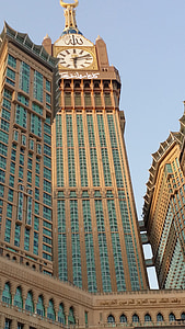 Башня с часами в Мекке, Саудовская Аравия, во время Рамадана 2015