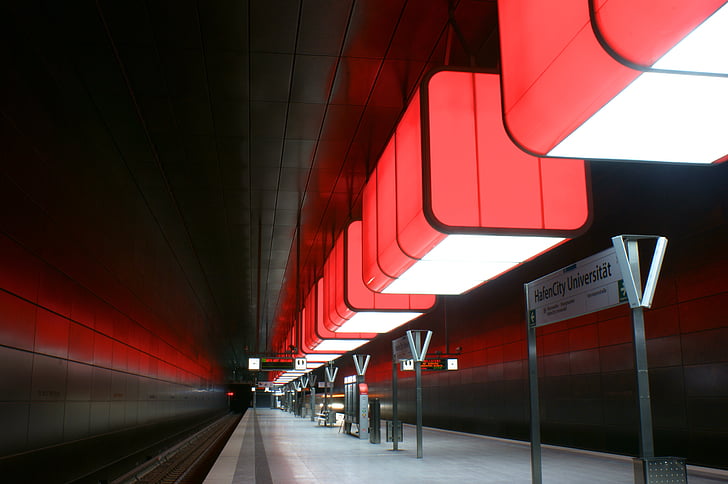 Tunnelbana, Hamburg, röd
