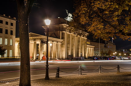 Berlino, notte, Di notte, porta di Brandeburgo, tracce di luce, illuminazione, illuminato