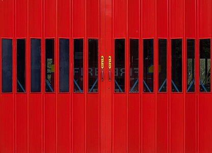 brandstation, Brandkår, framsidan, garageportar, röda dörrar, röd, eld