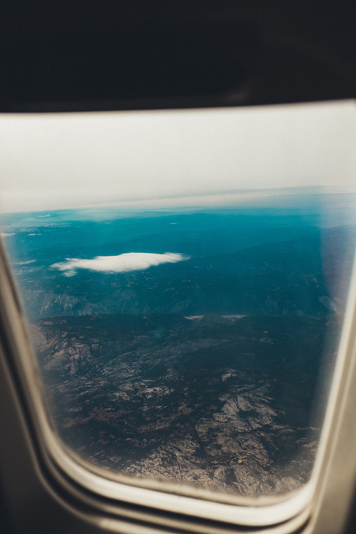 nuotrauka, plokštumoje, langas, rudos spalvos, kalnų, lėktuvas, plaukioja