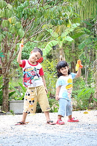niños tailandeses, chica, chico, juego, juego, watergun, niños