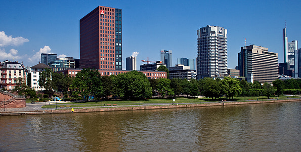 Frankfurt, principalele, Centrul, Râul, centrul oraşului, Podul, Frankfurt am main Germania