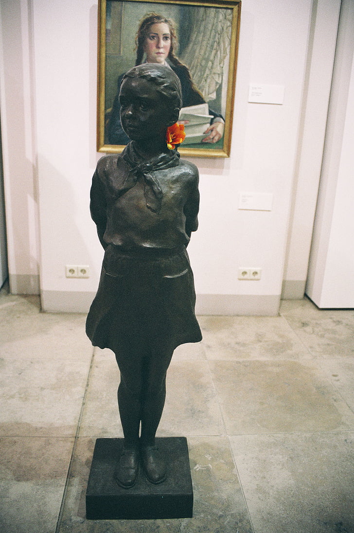 student, girl, footed, statue, art, school, Pioneer