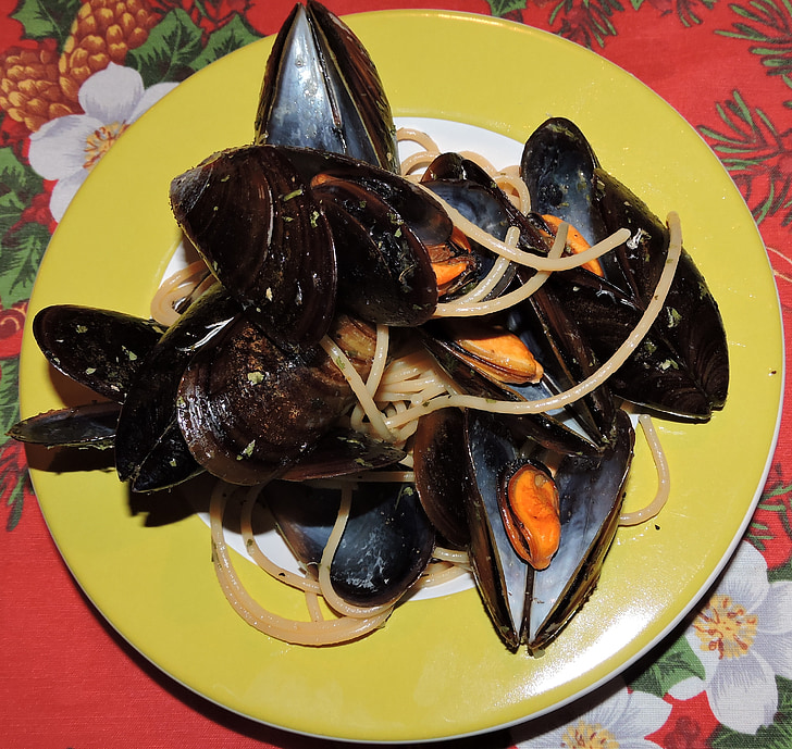spaghetti, mussels, dish, eat, pasta, kitchen, typical dish