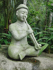 stenen man, mannen med musikinstrumentet, sitter, Stenskulptur, Park skulptur, semester, resor