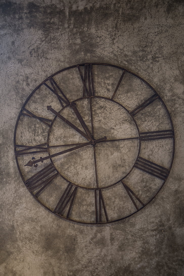 análogo, reloj, diseño, números romanos, tiempo, reloj de pared