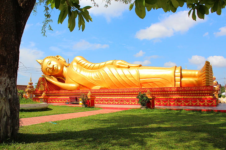 Лежащий Будда, Лаос, Храм, Буддизм, Ориентир, небо, трава