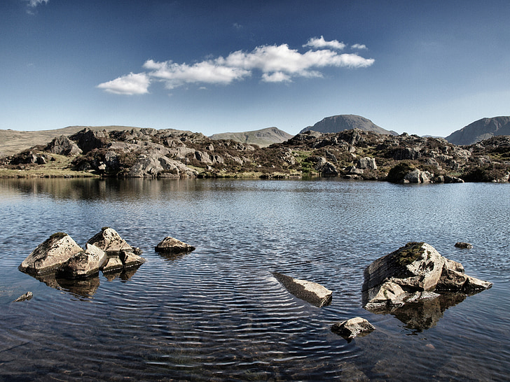 inominado tarn, Montes de feno, distrito do lago, Tarn, Lago, Cumbria, nuvem
