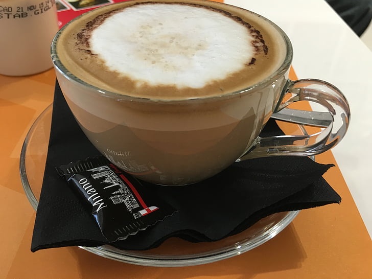 Latte, cappuccino, káva