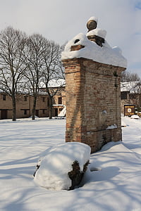 sniego, žiemą, Fontana
