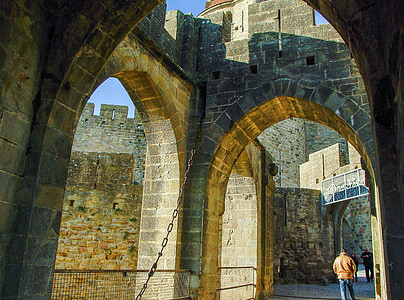 Francia, Carcassonne, bastioni, ponte levatoio, Castello medievale