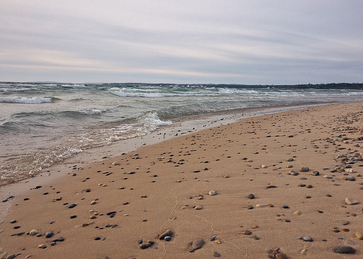 Strand, Sand Wellen, Küste, bewölkt