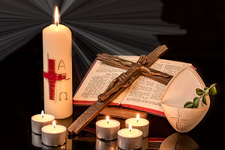 Semana Santa, Cirio Pascual, Cruz, Jesús en la Cruz, alfa de la fuente, omega Font, caldera de agua bendita