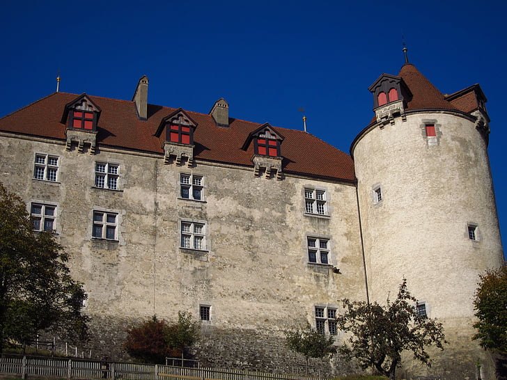 Gruyere pilis, Šveicarija, pilies sienos, bokštas, Viduramžiais, turistų traukos, bokštai