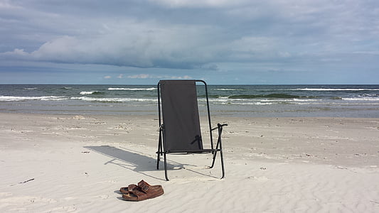 Verão, praia, mar, cadeira, sandálias, férias, água