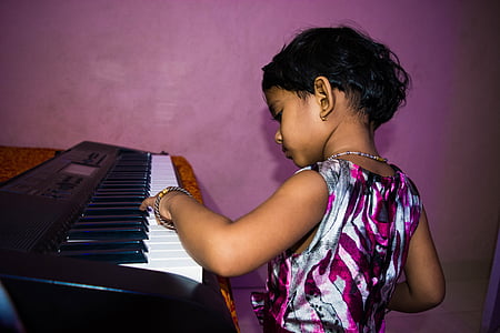 linda chica tocando el piano, niña, piano, niño, musical, niño, chica