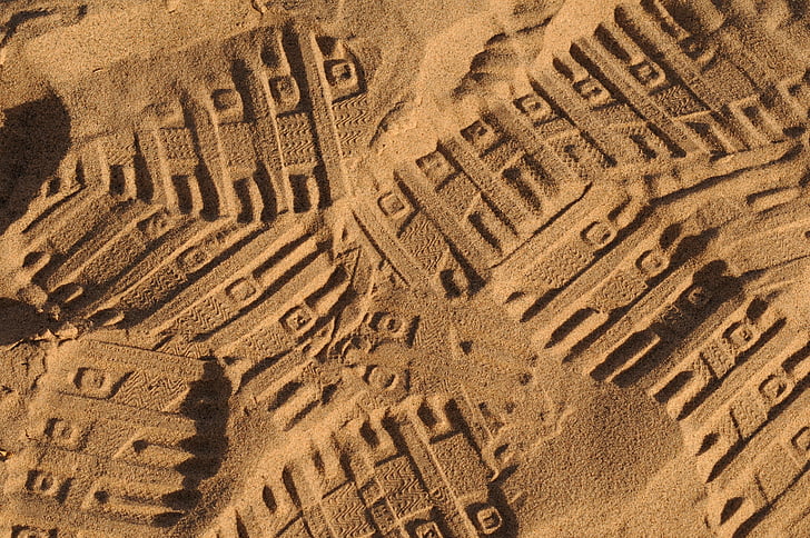 zand, sporen, sporen in het zand, voetafdrukken