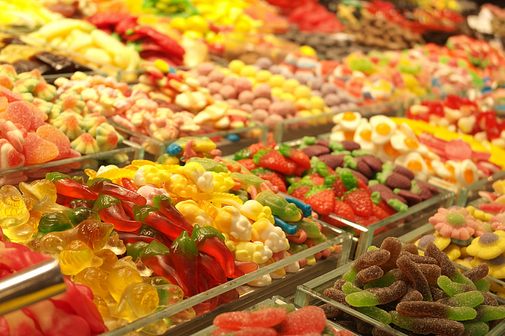 supermarket, candy, green, red, yellow, container, colorful