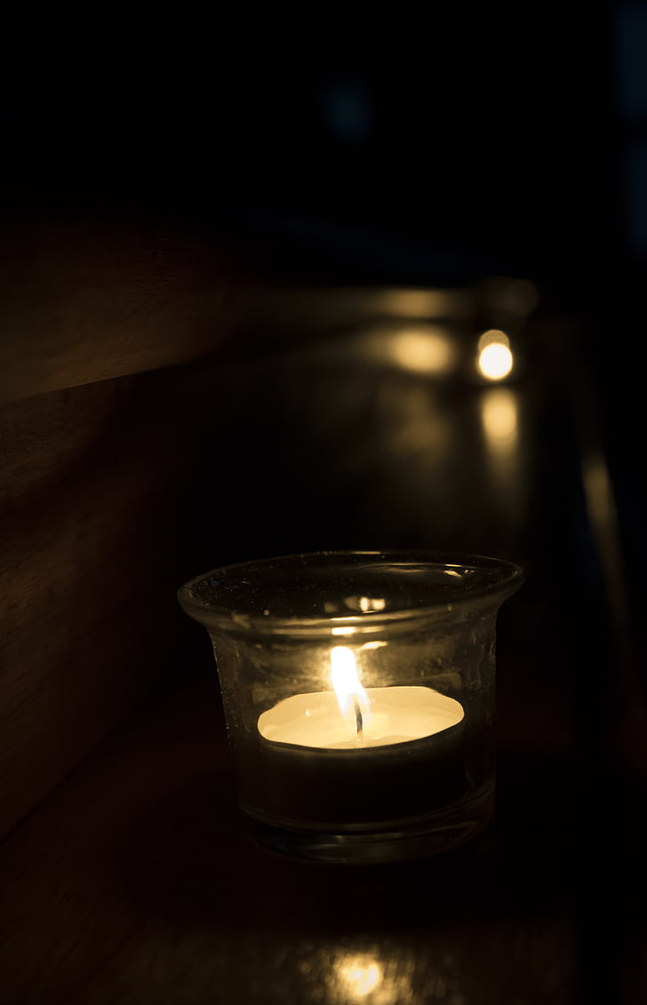 lūgšana, sveču gaismā, kristiešu, evaņģēlija, klusums, tumsā