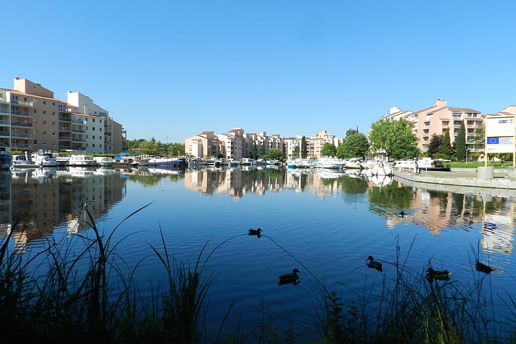 Marina, efekt lustra, południowy port, Rzeka, Jezioro, Miasto, Water's edge