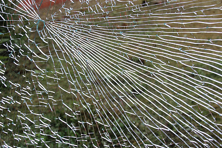 Glas, Fenster, fragmentiert, geknackt, Glasbruch, gebrochen, Splitter