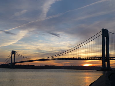 Verrazano суживает мост, мост, Закат, Нью-Йорк, Нью-Йорк, Америки, Манхэттен