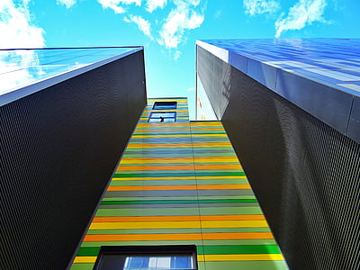 het platform, gebouw, kleurrijke, kleurrijke, lage hoek schoot, perspectief, wolkenkrabber