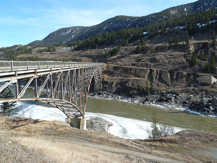 Most, kovová konštrukcia, Nadjazd, oceľ, Fraser river, Britská Kolumbia, Kanada