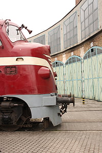 Diesellocomotief, M61, Boedapest, Spoorwegmuseum, locomotief zwembad, nohab, Hongarije