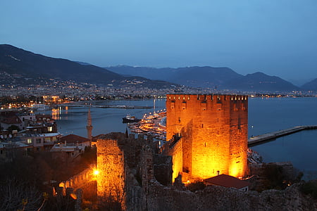Alanya, Kızılkule, Antalya, śródziemnomorskiego Antalya, Turcja, widokiem na morze, noc