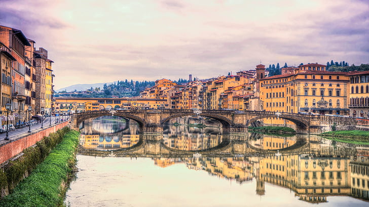 Ponte vecchio, Florencie, Itálie, řeky Arno, Západ slunce, odrazy, Firenze