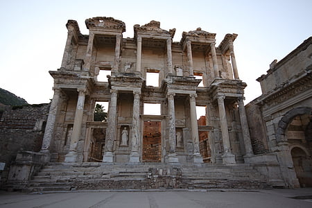 Turkije, Efeze, Ephesos, bibliotheek, het platform, architecturale kolom, buitenkant van het gebouw