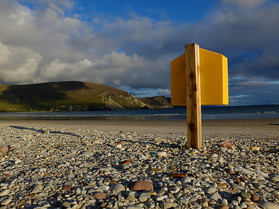 Rettungsring, Strand, Kiesel, Achill Island, Wolken, Himmel, einsam