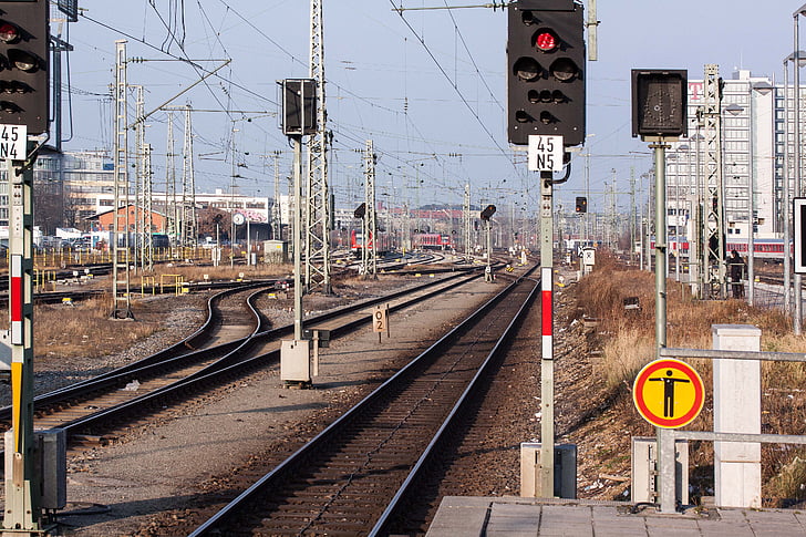 signal, stop, s bahn, tracks, track, at the end of the platform, mobile