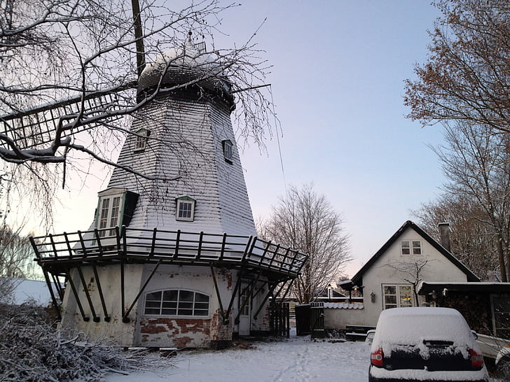 mlin, stanovanjskih, podeželska idila, zasneženih vreme, Nordsjælland, Danska, pozimi