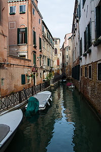 Venetië, kanaal, boot, huizen, rustig